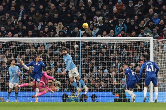 Premier League Manchester City v Chelsea Josko Gvardiol of Manchester City heads the ball clear of his defensive area during the Premier League match Manchester City vs Chelsea at Etihad Stadium, Manchester, United Kingdom, 4th January 2026 (Photo by Mark Cosgrove News Images) Manchester Etihad Stadium Manchester United, ManU Kingdom Copyright: xMarkxCosgrove NewsxImagesx