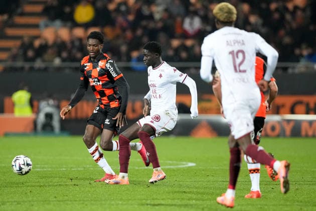 FC Lorient v FC Metz - Ligue 1 McDonald s 2025 2026 32 Nathaniel ADJEI (fcl) - 23 Ibou SANE (fcm) during the Ligue 1 McDonald s match between Lorient and Metz at Stade du Moustoir on January 4, 2026 in Lorient, France. Lorient France  Copyright: xFEPx 776348240