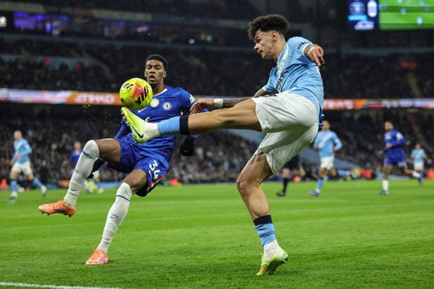Premier League Manchester City v Chelsea Nico O Reilly of Manchester City crosses the ball during the Premier League match Manchester City vs Chelsea at Etihad Stadium, Manchester, United Kingdom, 4th January 2026 (Photo by Mark Cosgrove News Images) Manchester Etihad Stadium Manchester United, ManU Kingdom Copyright: xMarkxCosgrove NewsxImagesx