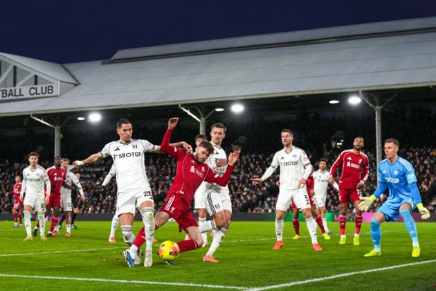 Fulham v Liverpool, Premier League Liverpool defender Conor Bradley (12) is tackled during the Premier League match between Fulham and Liverpool at Craven Cottage, London, UK on 4 January 2026. London Craven Cottage Greater London UK Editorial use only DataCo restrictions apply See www.football-dataco.com , Copyright: xStephenxFlynnx PSI-23529-0085