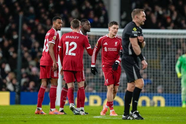 Fulham v Liverpool, Premier League GOAL 1-1 Liverpool players celebrate the equaliser from Liverpool midfielder Florian Wirtz (7) during the Premier League match between Fulham and Liverpool at Craven Cottage, London, UK on 4 January 2026. London Craven Cottage Greater London UK Editorial use only DataCo restrictions apply See www.football-dataco.com , Copyright: xStephenxFlynnx PSI-23529-0111