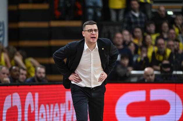 GER, Basketball, easy Credit- BBL, EWE Baskets Oldenburg vs ALBA Berlin 04.01.2026, EWE Arena, Oldenburg, GER, easy Credit-BBL, EWE Baskets Oldenburg vs ALBA Berlin, im Bild Lazar SPASIC ( EWE Baskets Oldenburg Headcoach Head-Coach )