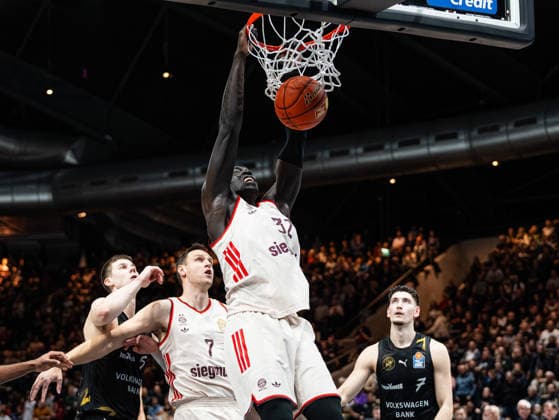 Wenyen Gabriel (FC Bayern Muenchen, 32) im Dunk Basketball Loewen Braunschweig vs. FC Bayern Muenchen, Basketball, easyCredit Basketball Bundesliga, 14. Spieltag, Saison 2025 2026, 04.01.2026 Basketball Loewen Braunschweig vs. FC Bayern Muenchen, Basketball, easyCredit Basketball Bundesliga, 14. Spieltag, Saison 2025 2026, 04.01.2026 Braunschweig Copyright: xEibner-Pressefoto DamianxKruczynx EP_DKI