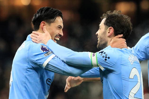 4th January 2026; Etihad Stadium, Manchester, Lancashire, England; Premier League Football, Manchester City versus Chelsea; Tijani Reijnders of Manchester City celebrates with team mate Bernardo Silva after scoring for 1-0 after 42 minutes  DavidxBlunsden