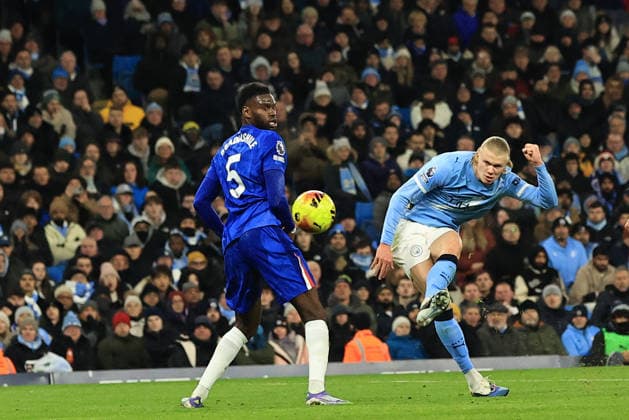 4th January 2026; Etihad Stadium, Manchester, Lancashire, England; Premier League Football, Manchester City versus Chelsea; Erling Haaland of Manchester City sees his shot hit the post  DavidxBlunsden