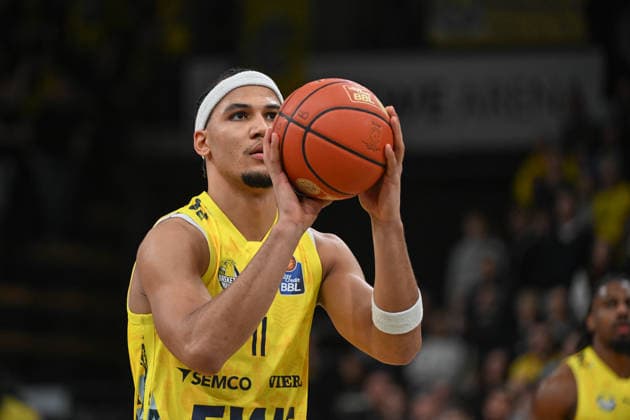 GER, Basketball, easy Credit- BBL, EWE Baskets Oldenburg vs ALBA Berlin 04.01.2026, EWE Arena, Oldenburg, GER, easy Credit-BBL, EWE Baskets Oldenburg vs ALBA Berlin, im Bild Nicholas TISCHLER ( EWE Baskets Oldenburg 11 ) beim Freiwurf