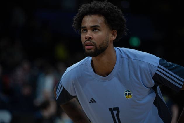 GER, Basketball, easy Credit- BBL, EWE Baskets Oldenburg vs ALBA Berlin 04.01.2026, EWE Arena, Oldenburg, GER, easy Credit-BBL, EWE Baskets Oldenburg vs ALBA Berlin, im Bild EX-Oldenburger Norris AGBAKOKO ( ALBA Berlin 17 ) in seiner alten Heimat