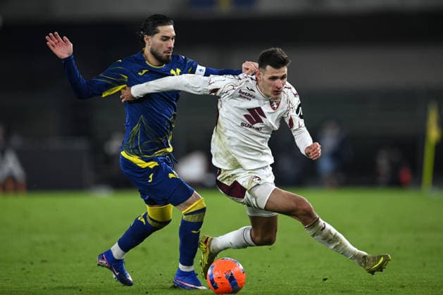 Cm Verona 04 01 2026 - campionato di calcio serie A Hellas Verona-Torino foto Cristiano Mazzi Image nella foto: Gvidas Gineitis-Suat Serdar 