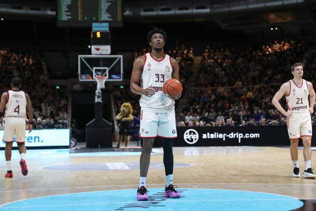 04.01.2026, xgox, Basketball, easyCredit BBL, Basketball Loewen Braunschweig - FC Bayern München emspor, v.l. David McCormack (Bayern, 33) Braunschweig