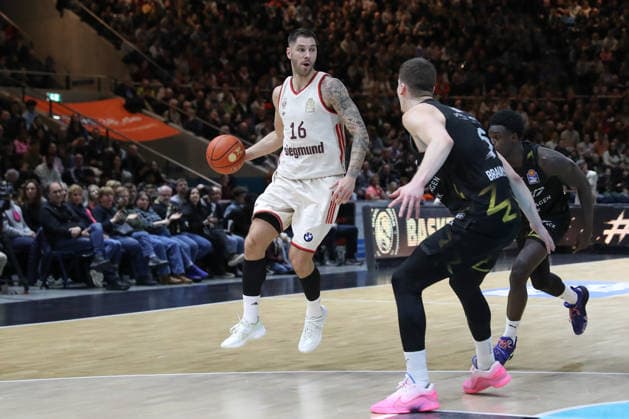 04.01.2026, xgox, Basketball, easyCredit BBL, Basketball Loewen Braunschweig - FC Bayern München emspor, v.l. Stefan Jovic (Bayern, 16) Braunschweig