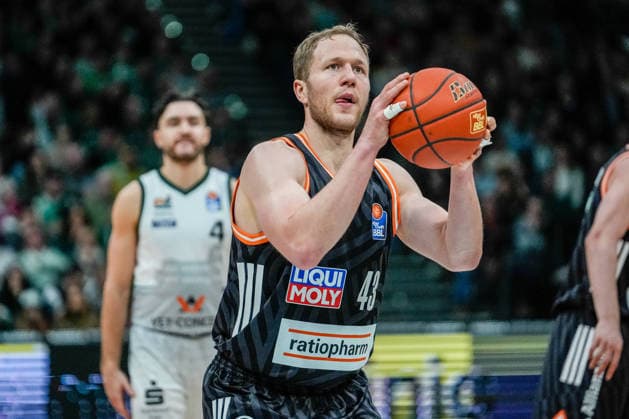 04.01.2026, xdaymx, Basketball easyCredit BBL, Gladiators Trier - Ratiopharm Ulm - Christian Sengfelder (Ulm) beim Freiwurf (DFL DFB REGULATIONS PROHIBIT ANY USE OF PHOTOGRAPHS as IMAGE SEQUENCES and or QUASI-VIDEO) Trier