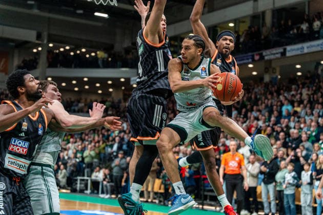 04.01.2026, xdaymx, Basketball easyCredit BBL, Gladiators Trier - Ratiopharm Ulm - Jordan Roland (Trier) setzt sich gegen alle durch (DFL DFB REGULATIONS PROHIBIT ANY USE OF PHOTOGRAPHS as IMAGE SEQUENCES and or QUASI-VIDEO) Trier