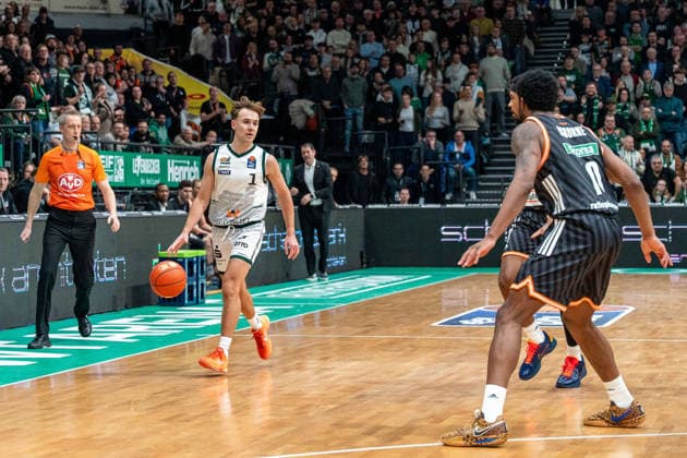 04.01.2026, xdaymx, Basketball easyCredit BBL, Gladiators Trier - Ratiopharm Ulm - Neuzugang Steven Ashworth (Trier) (DFL DFB REGULATIONS PROHIBIT ANY USE OF PHOTOGRAPHS as IMAGE SEQUENCES and or QUASI-VIDEO) Trier