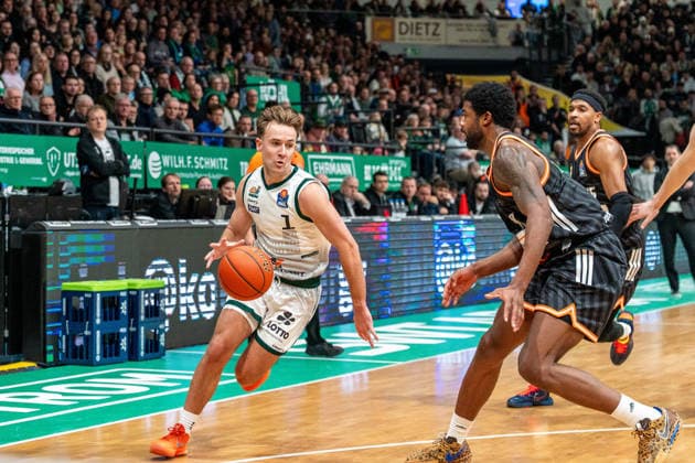 04.01.2026, xdaymx, Basketball easyCredit BBL, Gladiators Trier - Ratiopharm Ulm - Steven Ashworth (Trier) (DFL DFB REGULATIONS PROHIBIT ANY USE OF PHOTOGRAPHS as IMAGE SEQUENCES and or QUASI-VIDEO) Trier