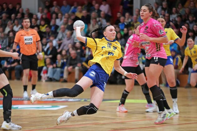 Handball, 2. Alsco HBF: HC Leipzig - Füchse Berlin; 04.01.2026 Lisa Lammich (76, HC Leipzig) beim Torwurf. 2. Alsco Handball Bundesliga Frauen, HBF, Saison 2025 2026, 12. Spieltag: HC Leipzig vs. Füchse Berlin am 04.01.2026 in der Sporthalle Brüderstraße Leipzig. Copyright: xBEAUTIFULxSPORTS JanxKaeferx
