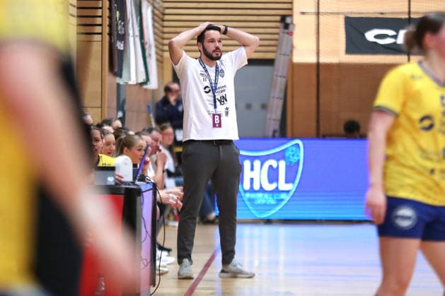 Handball, 2. Alsco HBF: HC Leipzig - Füchse Berlin; 04.01.2026 Trainer Erik Töpfer (HC Leipzig). 2. Alsco Handball Bundesliga Frauen, HBF, Saison 2025 2026, 12. Spieltag: HC Leipzig vs. Füchse Berlin am 04.01.2026 in der Sporthalle Brüderstraße Leipzig. Copyright: xBEAUTIFULxSPORTS JanxKaeferx