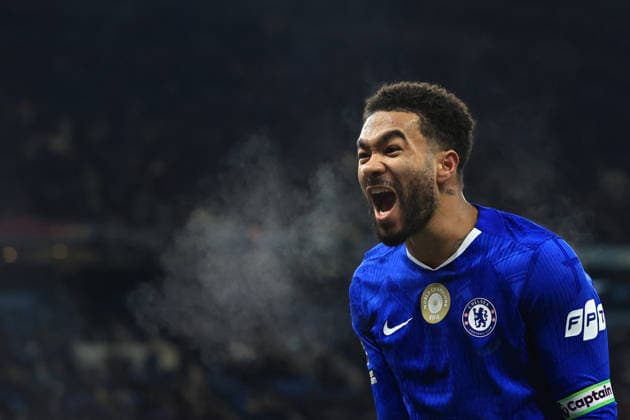4th January 2026; Etihad Stadium, Manchester, Lancashire, England; Premier League Football, Manchester City versus Chelsea; Reece James of Chelsea celebrates after his side& x2019;s equalising goal for 1-1 in added time  DavidxBlunsden