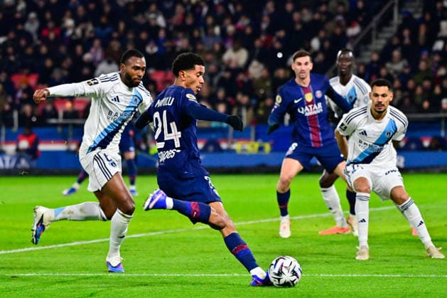 FOOTBALL : PSG vs PFC - Ligue1 - 04 01 2026 Senny Mayulu ( 24 - PSG ) during the Ligue 1 match between Paris Saint Germain and Paris Football Club at Parc Des Princes on January 04 , 2026 in Paris, France. ( Photo by Federico Pestelini PsnewZ ) - ParisFrance  Copyright: xFedericoxPestelinix