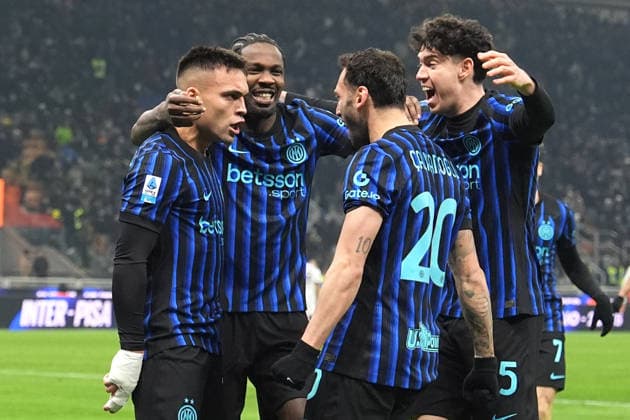Inter Milan™s Lautaro Martinez celebrates after scoring 2-0 during the Serie A soccer match between Inter and Bologna at the San Siro Stadium in Milan , north Italy - Sunday, January 04 , 2025. - Soccer .  Copyright: xSpada LaPressex