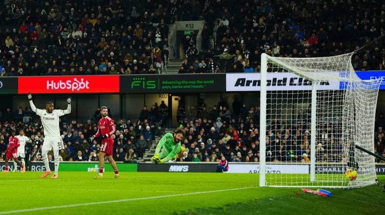 Harrison Reed of Fulham, out of shot, scores a goal to make it 2-2 past Liverpool goalkeeper Alisson Becker deep into injury time to the astonishment of Issa Diop Fulham v Liverpool, Premier League, Football, Craven Cottage, London, UK - 04 Jan 2026London Craven Cottage United Kingdom EDITORIAL USE ONLY No use with unauthorised audio, video, data, fixture lists, club league logos or live services. Online in-match use limited to 120 images, no video emulation. No use in betting, games or single club league player publications. Copyright: xJavierxGarcia Shutterstockx 16220531ck