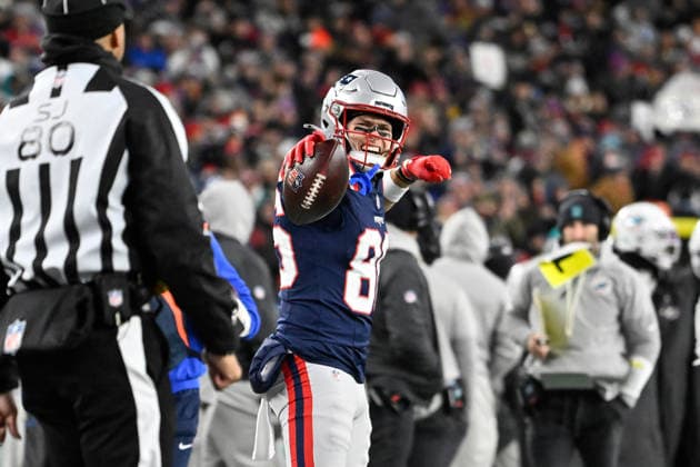 Jan 4, 2026; Foxboro, Massachusetts, USA; New England Patriots wide receiver Efton Chism III (86) reacts to a first down run against the Miami Dolphins during the first half at Gillette Stadium, in Foxborough, Massachusetts. CSM Foxborough USA - ZUMAc04_ 20260104_faf_c04_015 Copyright: xEricxCanhax