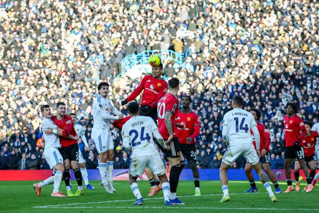 Leeds United v Manchester United, ManU Premier League Manchester United midfielder Casemiro (18) heads the ball clear during the Leeds United v Manchester United Premier League match at Elland Road, Leeds, England on 4 January 2026 Credit: Phil Duncan Every Second Media Editorial use only. All images are copyright Every Second Media Limited. No images may be reproduced without prior permission. All rights reserved. Premier League and Football League images are subject to licensing agreements with Football DataCo Limited. see https: www.football-dataco.com Copyright: xIMAGO EveryxSecondxMediax ESM-1736-0119 PhilxDuncanx xEveryxSecondxMediax