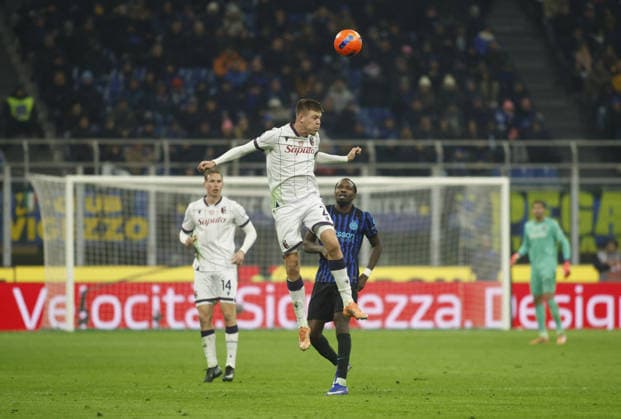 CALCIO - Serie A - Inter - FC Internazionale vs Bologna FC Emil Holm of Bologna FC during the Italian Serie A, 2025 26 season, football match between FC Inter and Bologna FC on 04 January 2026, at Giuseppe Meazza Stadium, San Siro, Milan, Italy. Photo Nderim KACELI Milan Italy  Copyright: xIPAxSport ABACAx