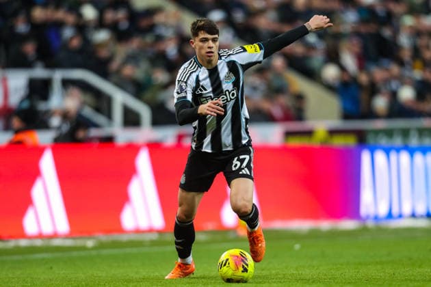 Newcastle United v Crystal Palace, Premier League Lewis Miley Of Newcastle United during the Newcastle United v Crystal Palace Premier League match at St. James Park, Newcastle Upon Tyne, England on 4 January 2026 Credit: Lee Keuneke Every Second Media Editorial use only. All images are copyright Every Second Media Limited. No images may be reproduced without prior permission. All rights reserved. Premier League and Football League images are subject to licensing agreements with Football DataCo Limited. see https: www.football-dataco.com Copyright: xIMAGO EveryxSecondxMediax ESM-1735-0176 LeexKeunekex xEveryxSecondxMediax