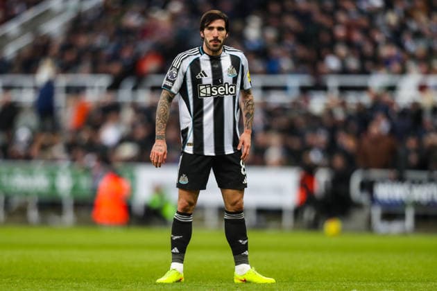 Newcastle United v Crystal Palace, Premier League Sandro Tonali Of Newcastle United during the Newcastle United v Crystal Palace Premier League match at St. James Park, Newcastle Upon Tyne, England on 4 January 2026 Credit: Lee Keuneke Every Second Media Editorial use only. All images are copyright Every Second Media Limited. No images may be reproduced without prior permission. All rights reserved. Premier League and Football League images are subject to licensing agreements with Football DataCo Limited. see https: www.football-dataco.com Copyright: xIMAGO EveryxSecondxMediax ESM-1735-0183 LeexKeunekex xEveryxSecondxMediax