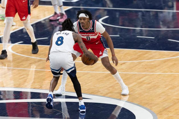 WASHINGTON, DC - JANUARY 04: Washington Wizards guard Bilal Coulibaly (0) guards Minnesota Timberwolves guard Bones Hyland (8) during a game between Minnesota Timberwolves and Washington Wizards on January 4, 2026 at the Capital One Arena in Washington, DC. (Photo by Charles Brock Icon Sportswire) NBA, Basketball Herren, USA JAN 04 Minnesota Timberwolves at Washington Wizards EDITORIAL USE ONLY Icon260104031