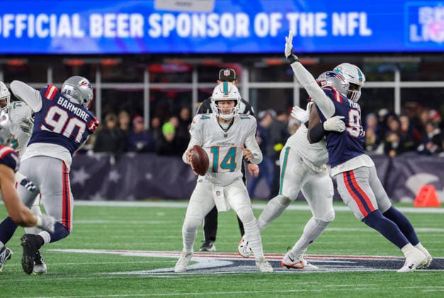 FOXBOROUGH, MA - JANUARY 04: Christian Barmore 90 of the New England Patriots breaks in to sack Quinn Ewers 14 of the Miami Dolphins during a game between the New England Patriots and the Miami Dolphins on January 4, 2026, at Gillette Stadium in Foxborough, Massachusetts. (Photo by Fred Kfoury III Icon Sportswire) NFL, American Football Herren, USA JAN 04 Dolphins at Patriots EDITORIAL USE ONLY Icon482260104042