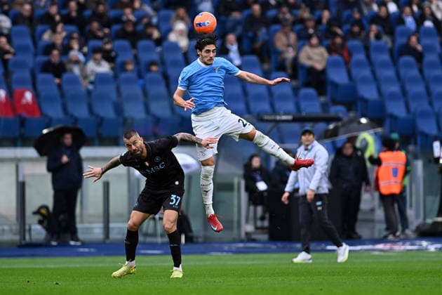 Italy Serie A match SS Lazio - SSC Napoli Leonardo Spinazzola (L) of Napoli and Matteo Cancellieri (R) of Lazio during the Serie A match between Lazio and Napoli at Stadio Olimpico Lazio 0 - 2 Napoli Rome Italy Copyright: xGennaroxMasix xSOPAxImagesx 2026Masi4Gennaio016