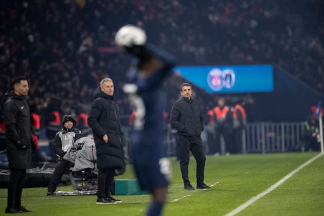French League One - PSG vs PFC Luis Enrique and Gilli Stephane during the French L1 football match between Paris Saint-Germain (PSG) and Paris FC at the Parc des Princes stadium in Paris on January 4, 2026.Photo by Eliot Blondet ABACAPRES.COM PAris France France  Copyright: xBlondetxEliot ABACAx