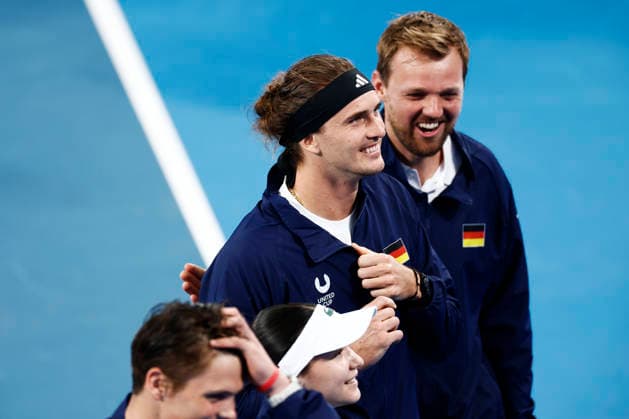 TENNIS UNITED CUP SYDNEY, Alexander Zverev of team Germany smiles as the national anthems are palyed ahead of his Group F singles match against Hubert Hurkacz of team Poland during day four of the 2026 United Cup at Ken Rosewall Arena in Sydney, Monday, January 5, 2026. ( NO ARCHIVING, EDITORIAL USE ONLY SYDNEY NEW SOUTH WALES AUSTRALIA  Copyright: xMARKxEVANSx 20260105159039367649