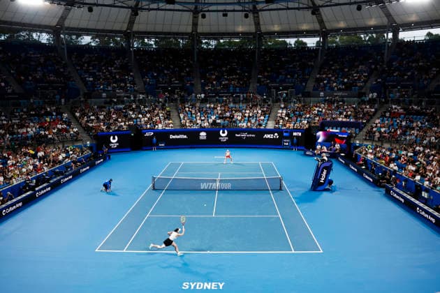 TENNIS UNITED CUP SYDNEY, A general view as Eva Lys of Team Germany plays a forehand in her Group F singles match against Iga Swiatek of team Poland during day four of the 2026 United Cup at Ken Rosewall Arena in Sydney, Monday, January 5, 2026. ( NO ARCHIVING, EDITORIAL USE ONLY SYDNEY NEW SOUTH WALES AUSTRALIA  Copyright: xMARKxEVANSx 20260105178462896219