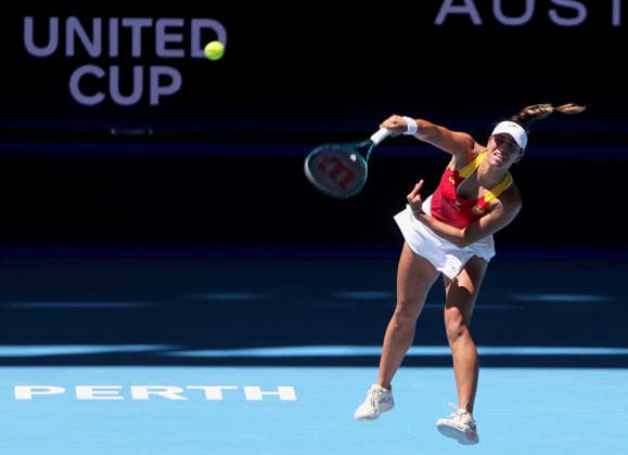 (260105) -- PERTH, Jan. 5, 2026 -- Jessica Bouzas Maneiro of Spain serves during the women s singles match against Coco Gauff of the United States in the Group A round robin match between USA and Spain at the 2026 United Cup tennis tournament in Perth, Australia, Jan. 5, 2026. (Photo by Xinhua) (SP)AUSTRALIA-PERTH-TENNIS-UNITED CUP-USA VS ESP ZhouxDan 