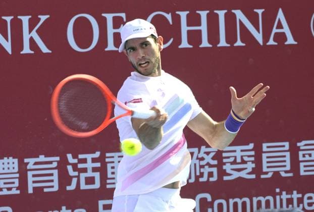 (260105) -- HONG KONG, Jan. 5, 2026 -- Nuno Borges hits a return during the men s singles round of 32 match between Nuno Borges of Portugal and Damir Dzumhur of Bosnia and Herzegovina (BiH) at the ATP, Tennis Herren Hong Kong Open tennis tournament in Hong Kong, China, Jan. 5, 2026. ) (SP)CHINA-HONG KONG-TENNIS-ATP HONG KONG OPEN (CN) LoxPingxFai 