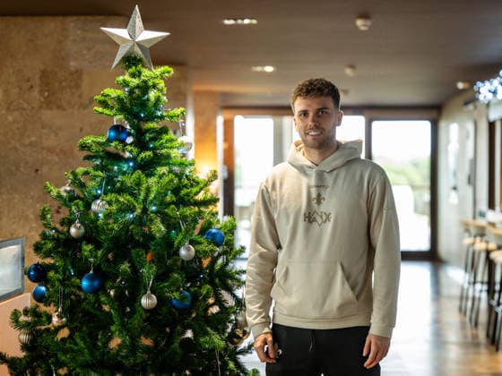 Sergio Lopez (SV Darmstadt 1898, 02) nach einem interview, ESP, SV Darmstadt 98, Fussball, 2. Bundesliga, Trainingslager in El Saler, 2. Tag, 05.01.2026. ESP, SV Darmstadt 98, Fussball, 2. Bundesliga, Trainingslager in El Saler, 2. Tag El Saler