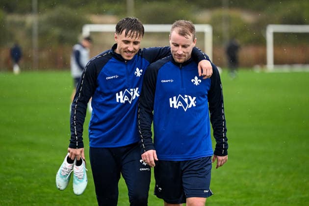 Luca Marseiler (SV Darmstadt 1898, 08) und Fabian Holland (SV Darmstadt 1898, 32) beim Training, ESP, SV Darmstadt 98, Fussball, 2. Bundesliga, Trainingslager in El Saler, 2. Tag, 05.01.2026. ESP, SV Darmstadt 98, Fussball, 2. Bundesliga, Trainingslager in El Saler, 2. Tag El Saler
