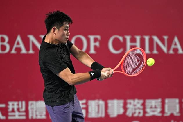 RECORD DATE NOT STATED Hong Kong Tennis Open - Day 2 Yibing Wu, a Chinese tennis player, during a match at the Hong Kong Tennis Open ATP, Tennis Herren 250) on January 5, 2026 in Hong Kong. (Photo by Kobe Li Nexpher Images) Hong Kong