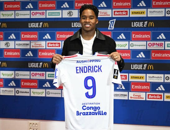Olympique Lyonnais™ Brazilian Endrick poses with his jersey as he takes part in his official presentation press conference, PK, Pressekonferenz at the OL training centre in Lyon, Olympique Lyonnais™ Brazilian Endrick poses with his jersey as he takes part in his official presentation press conference at the OL training centre in Lyon, France, on January 5, 2026. LYONFrance  Copyright: xMouradxAllilix