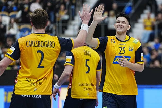 JÖNKÖPING, SWEDEN 20260105 Sweden s Nikola Roganovic celebrates after scoring a goal during Monday s international handball friendly match between Sweden and Brazil at Husqvarna Garden. JÖNKÖPING SWEDEN x9200x Copyright: xBjörnxLarssonxRosvall TTx HANDBALL SWEDEN-BRAZIL