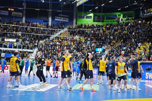 JÖNKÖPING, SWEDEN 20260105 Sweden celebrates after winning Monday s international handball friendly match between Sweden and Brazil at Husqvarna Garden. JÖNKÖPING SWEDEN x9200x Copyright: xBjörnxLarssonxRosvall TTx HANDBALL SWEDEN-BRAZIL