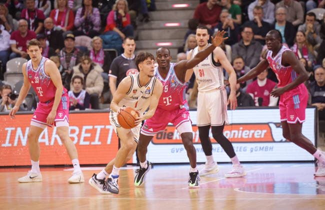 Tylan Birts Telekom Baskets Bonn vs. Zach Ensminger BMA365 Bamberg Baskets 14. Speiltag - Saison 2025 26