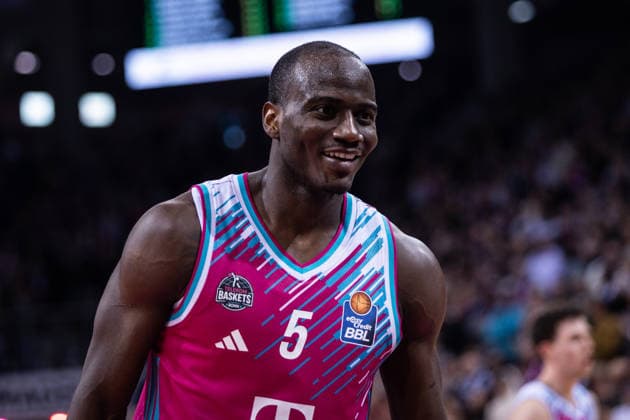 easyCredit Basketball Bundesliga, Telekom Baskets Bonn vs. BMA 365 Bamberg Baskets, 05.01.2026 Tylan Birts (Telekom Baskets Bonn 5) freut sich über Punkte -- easyCredit Basketball Bundesliga, Telekom Baskets Bonn vs. BMA 365 Bamberg Baskets, 05.01.2026, Telekom Dome Bonn Copyright: xBEAUTIFULxSPORTS Derixx