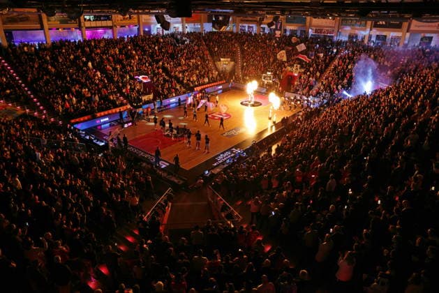 Spielervorstellung Einlaufen der Spieler im Telekom Dome Telekom Baskets Bonn vs. BMA365 Bamberg Baskets 14. Speiltag - Saison 2025 26