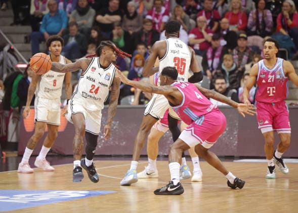 Telekom Baskets Bonn vs. BMA365 Bamberg Baskets 14. Speiltag - Saison 2025 26