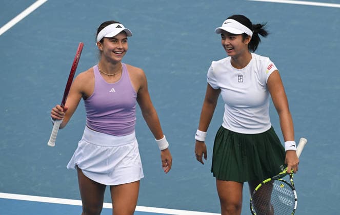 USA™s Iva Jovic and Phillipines™ Alexandra Eala during the doubles on the opening day of the 2026 ASB Classic Women™s Tennis Tournament at Manuka Doctor Arena, Auckland, New Zealand. Monday 5 January 2026. Photo: Andrew Cornaga z Auckland New Zealand Copyright: xAndrewxCornaga x