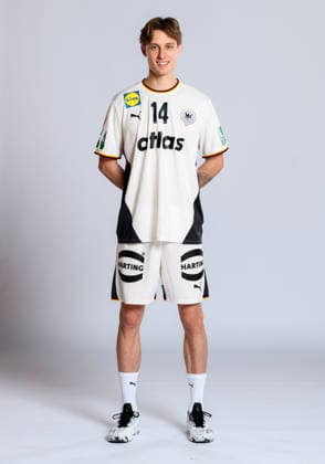 Muenchen: Handball DHB - Deutschland - Fotoshooting Mathis Häseler Haeseler (Deutschland) Deutschland