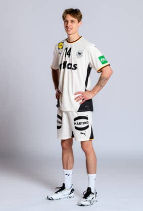 Muenchen: Handball DHB - Deutschland - Fotoshooting Mathis Häseler Haeseler (Deutschland) Deutschland